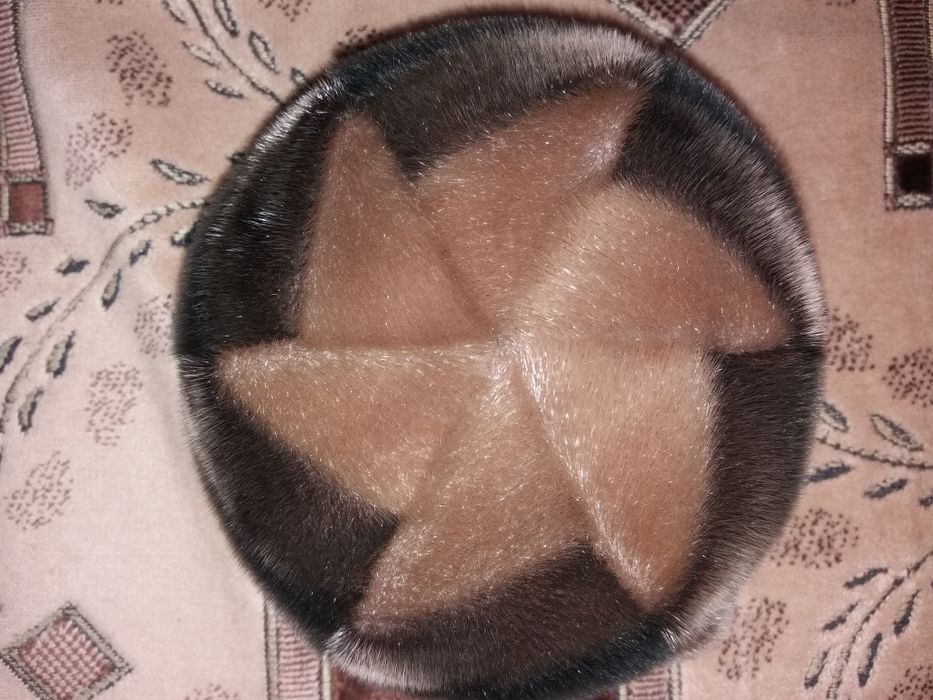 Продам! Шапку из меха нерпы.