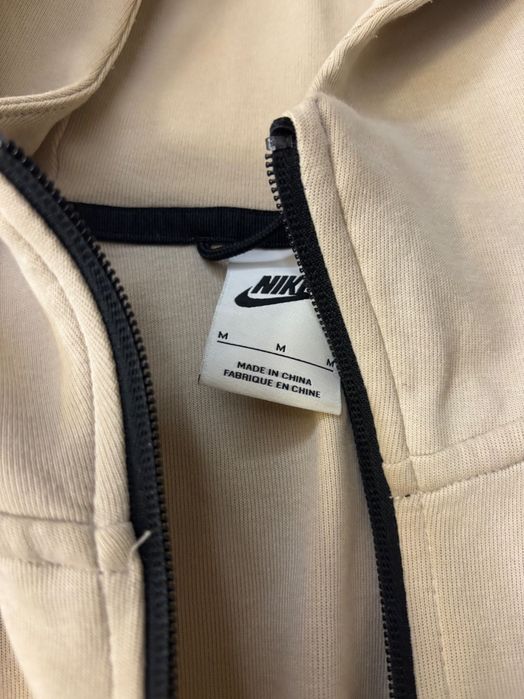 Дамски суичъри Nike