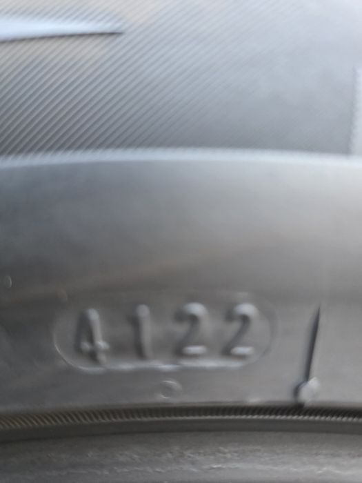 Vand patru anvelope de iarna nexen  235 55 17 dot 4422