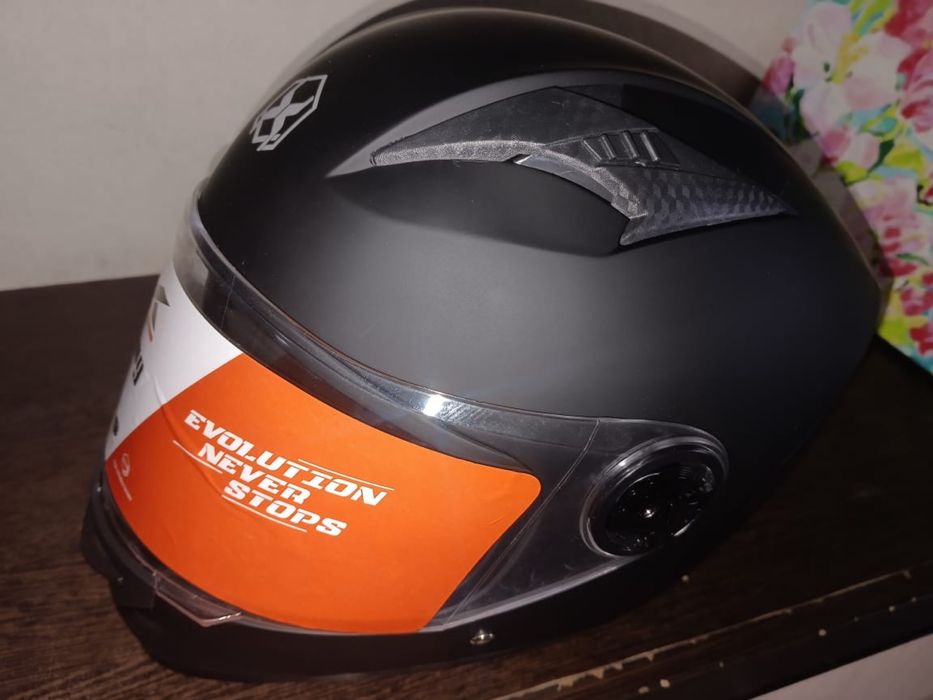 Продаются каски,мото каски