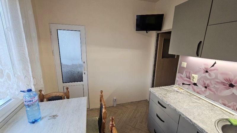 Дава се под наем Двустаен апартамент в София, Надежда 1 - 65 кв.м за 562 € - Снимка #2