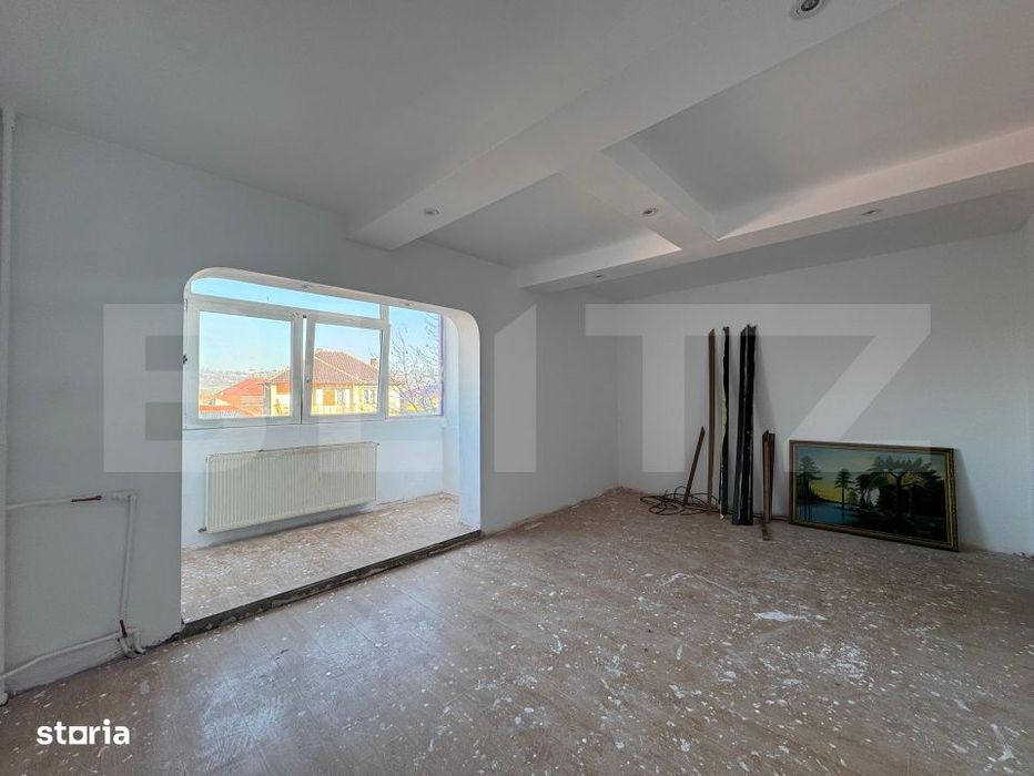 Apartament 3 camere, decomandat - zona Velenta