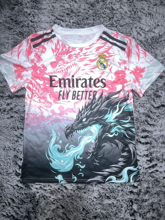 6 tricouri de fotbal 300 lei