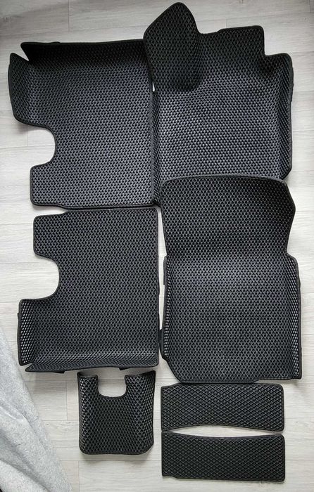 Продам б\у коврики Ларгус