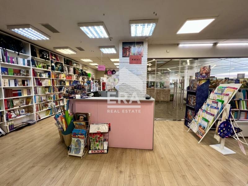 Дава се под наем Магазин в София, Център - 74 кв.м за 1990 € - Снимка #4