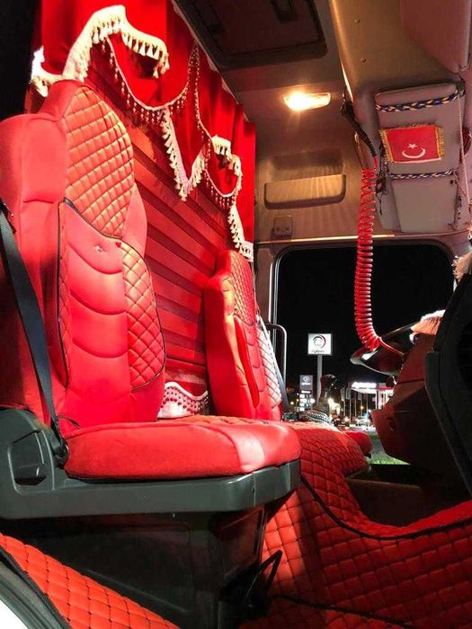 Кожена тапицерия камион DAF MAN Scania Volvo Mercedes