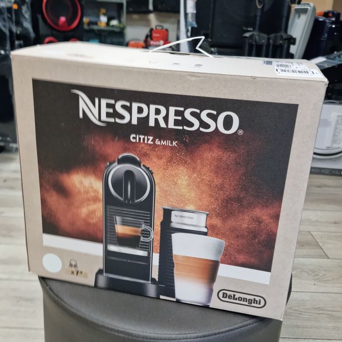 Amanet F28: Espresor DeLonghi Nespresso EN267 NOU