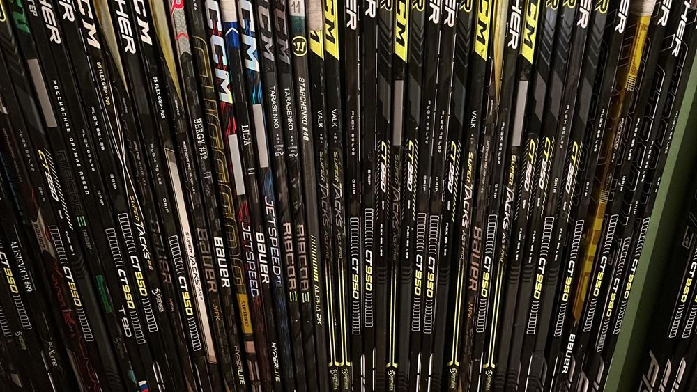 Продам профессиональные хоккейные клюшки