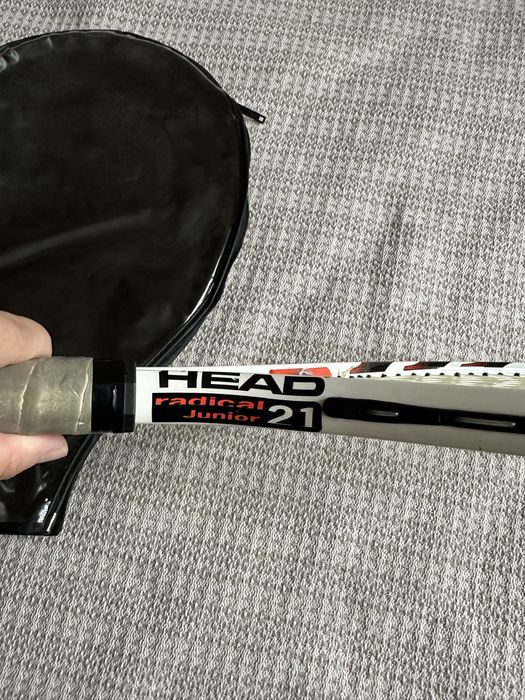 Продам ракетку Head