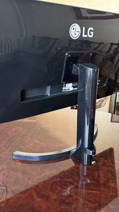 Монитор компании LG