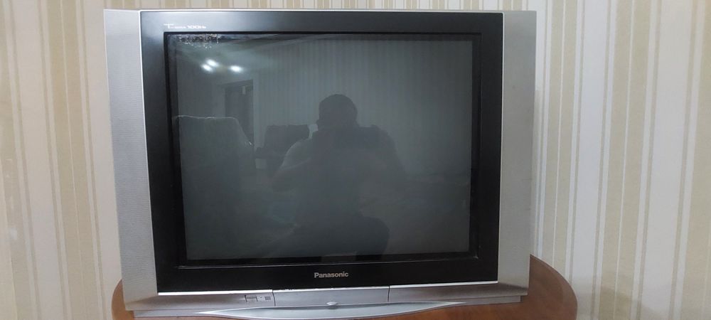 Телевизор Panasonic Tau 100Hz (29 дюймов, плоский экран)