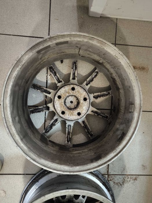 4 Джанти 16 цола, свалени са от Ауди B8