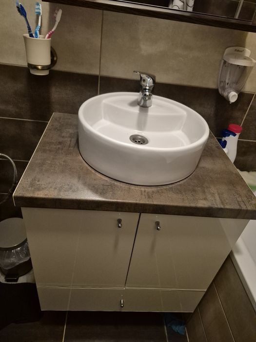 Vând Chiuvetă baie cu Oglindă  complete