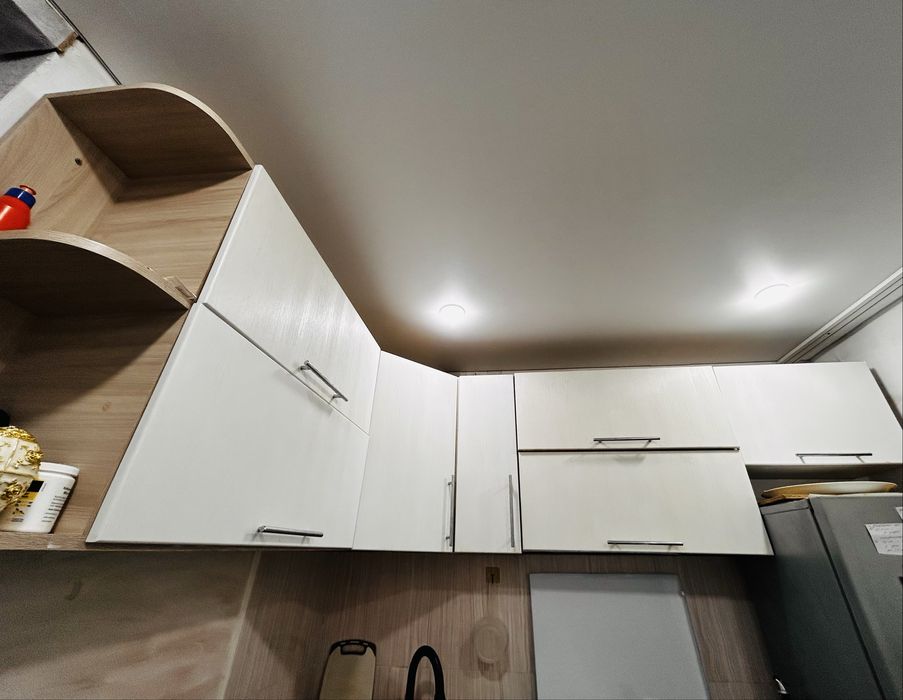 Кухонный гарнитур в отличном сост