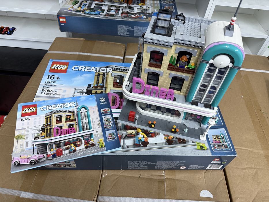 Lego Creator Downtown Diner 10260