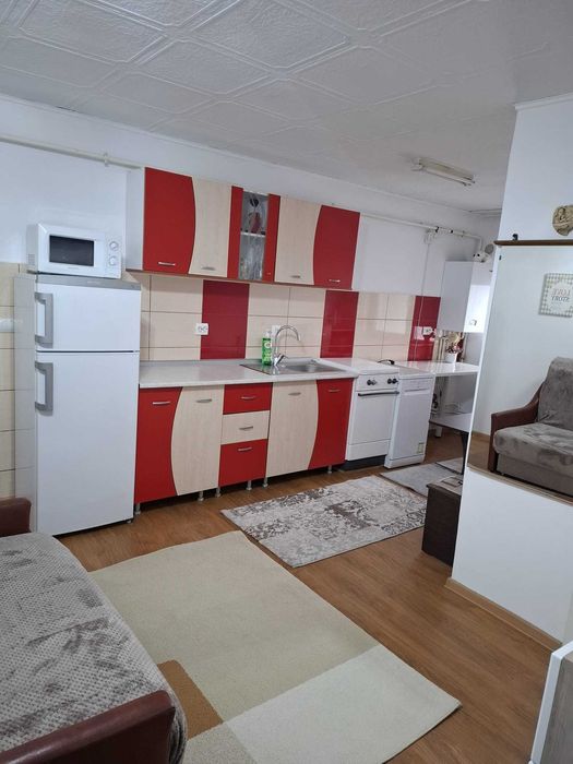 Garsonieră mare 42 mp | mobilată | AC | Sângeorgiu de Mureș – Apolo