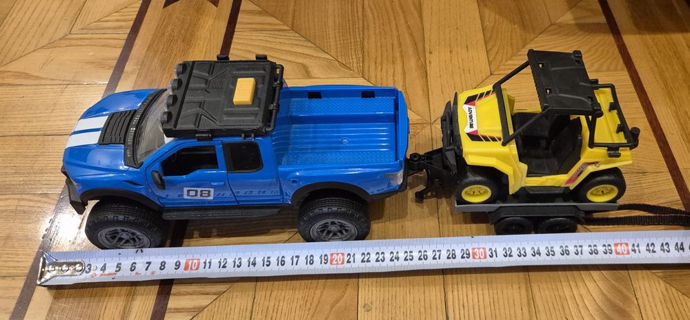 Продам машинку с прицепом б/у