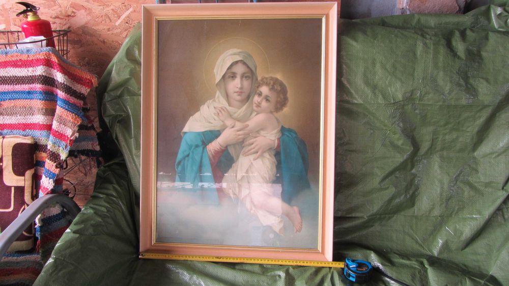 Maica Domnului cu Pruncul icoana mare 76cm\56cm cu geam,inramata