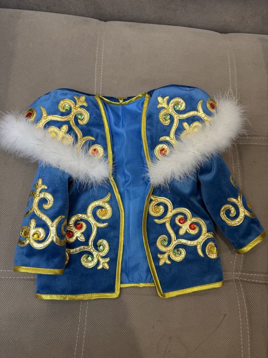 Продам шикарный костюм на мальчика