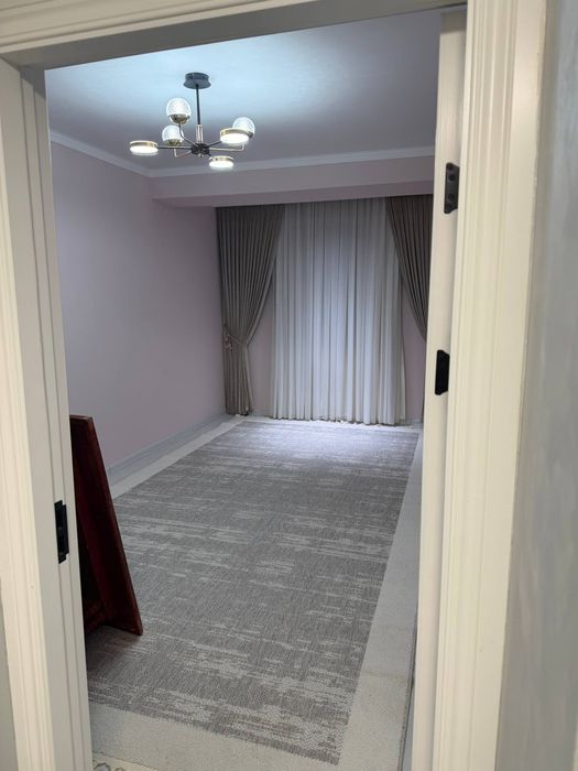 Uy sotiladi yaqeen domlari 50 maktab