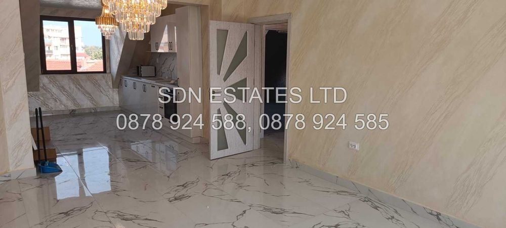 Продава се Четиристаен апартамент в Казанлък - 160 кв.м за 893 €/кв.м - Снимка #2