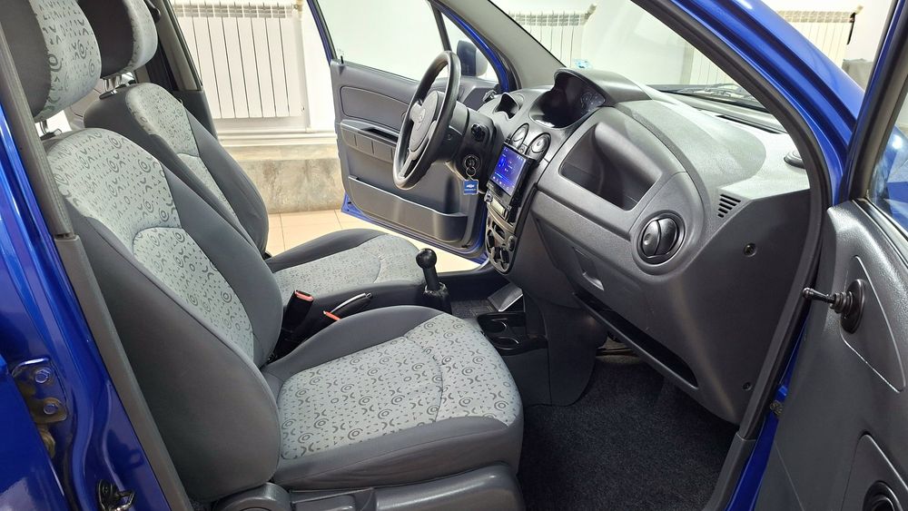 Chevrolet Spark cu AC, 85.000 km - Stare buna
