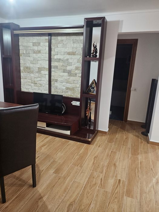 Închiriez apartament navodari