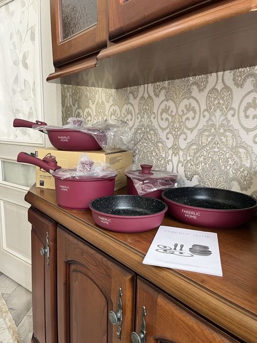 Продам новый набор кастрюль Faverlic