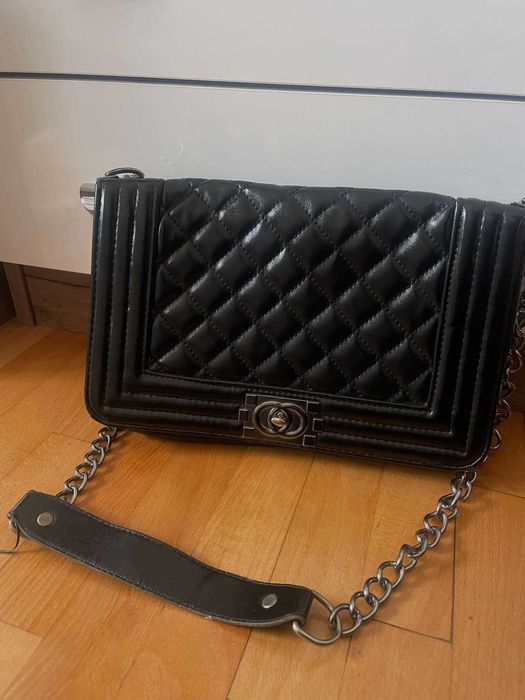 Дамска чанта кожена / лачена