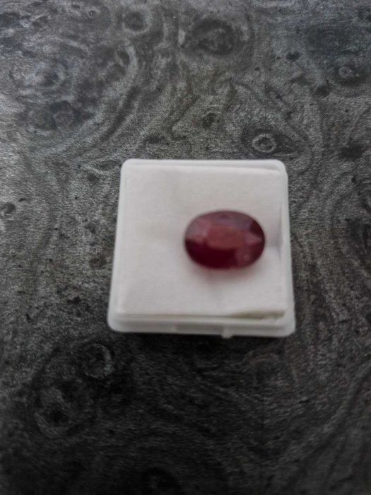 Рубин натуралний 5.70 карат