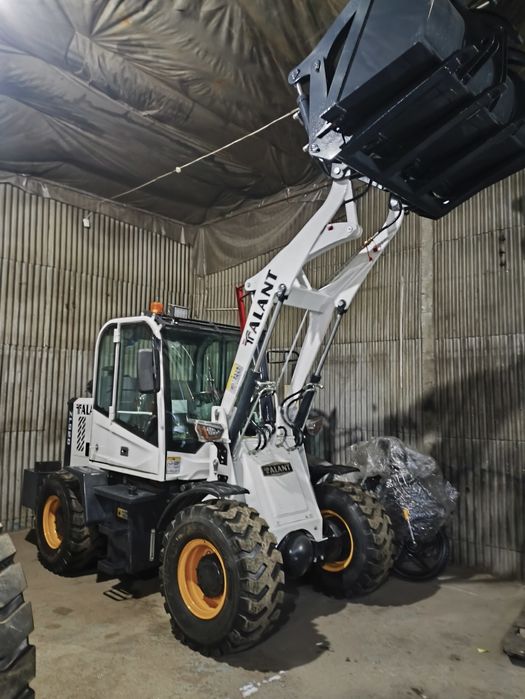 В продаже фронтальные погрузчики