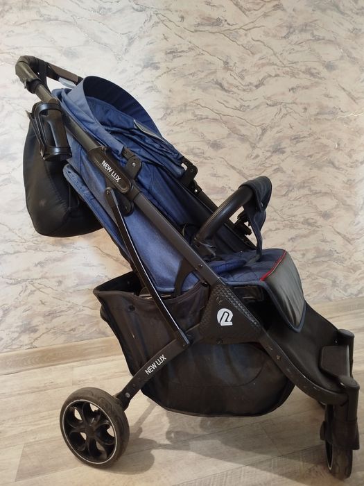 Продам  прогулочную коляску