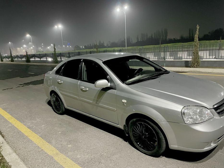 Lasetti 1.8 yaxshi holatda