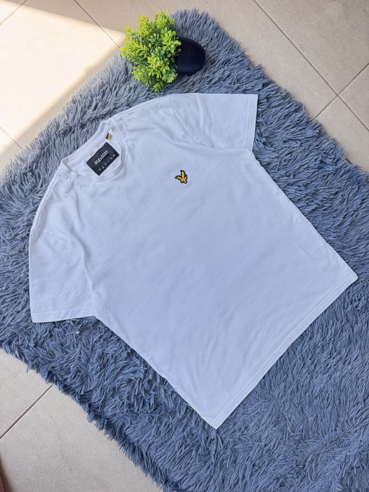 Снежнобьяла  тениска Lyle&Scott