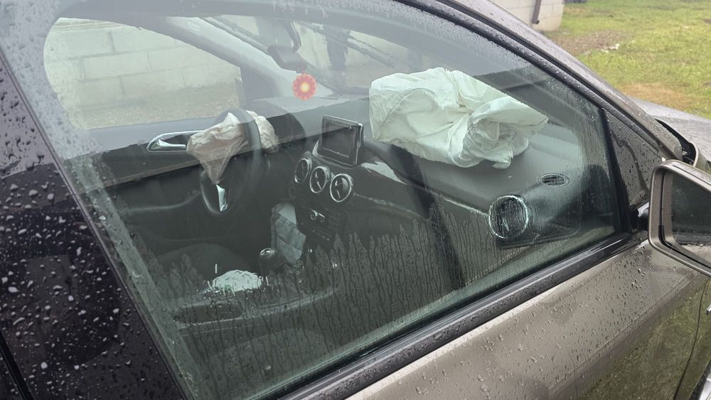 Mercedes b class 180 avariat