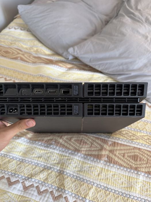 PlayStation4Fat CUH-10xx