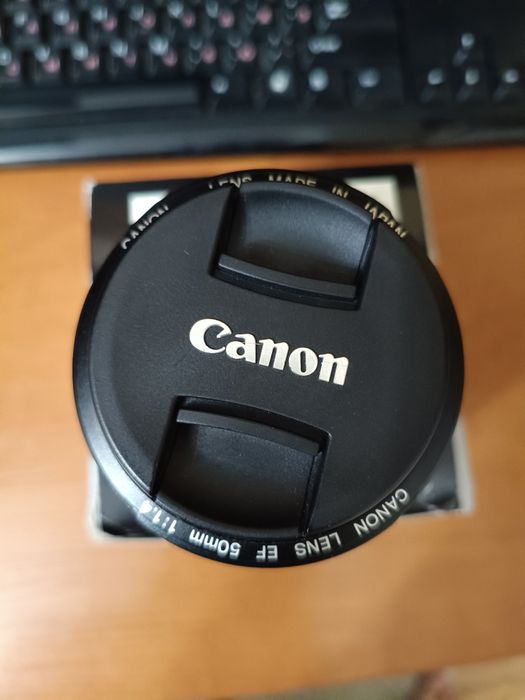Объектив Canon  50.1.4.