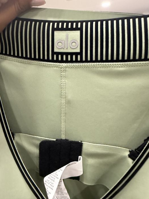 Set Alo Yoga Bustiera si Colant