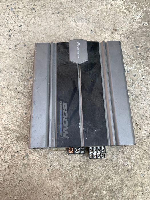 Usilitel усилитель сотилади 90$ келишилади