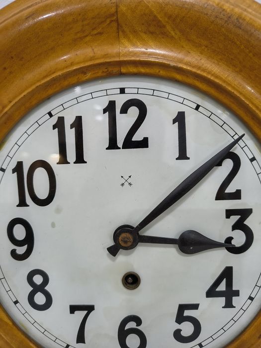 Ceas de perete cu pendul, pendula