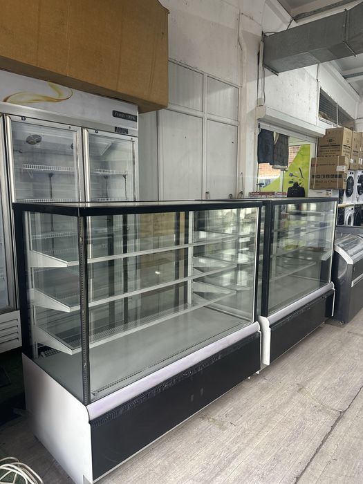 Витринный холодильник кондитерка