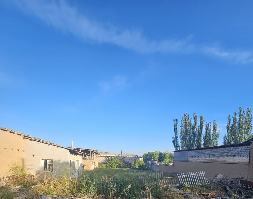 Кибрай тумани Окковок(2-отделения) махалласида 8 сотих ер участкаси .