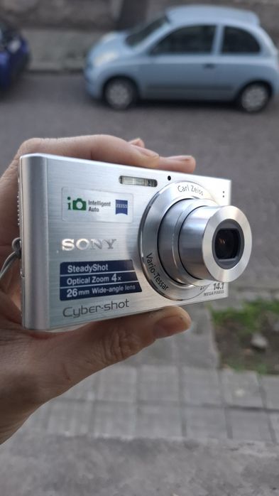 Компактен дигитален фотоапарат Sony Cybershot DSC-W320