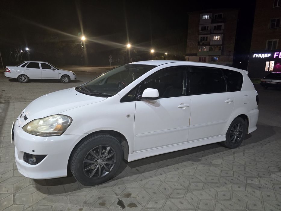 Продам Toyota Ipsum 2005 г