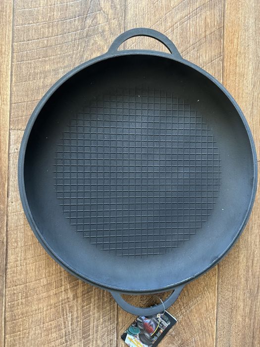 Казаны чугунные 12 л и 22 л с треногами