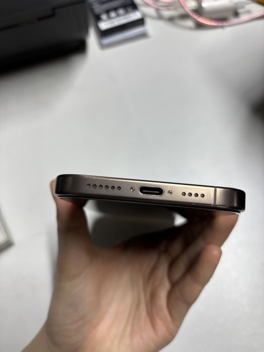 iPhone 16 pro max 512гб Срочно