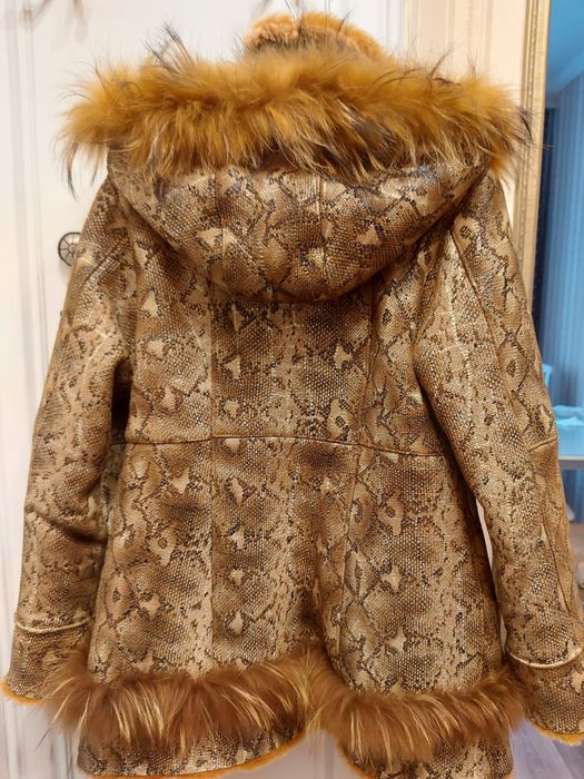 Продам детскую дубленку