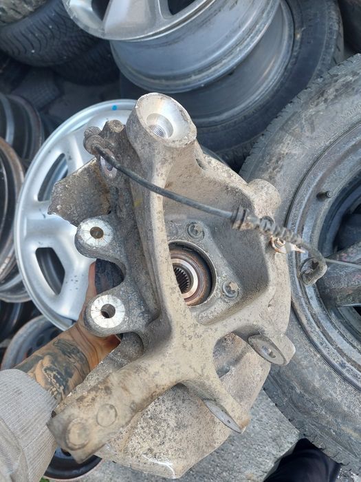 Fuzeta Spate BMW Seria 7 F01 F02 Stanga cu rulment