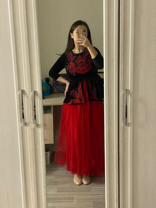 Красивое платье.