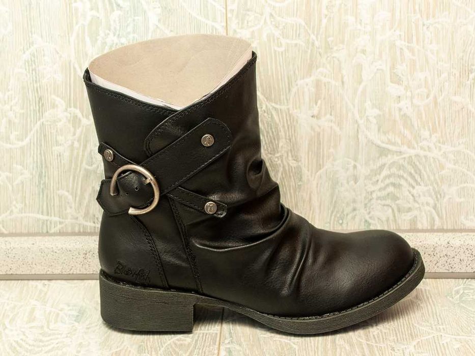 Дамски боти номер 36